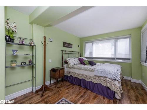 233 Bayshore Road, Innisfil, ON - Indoor Photo Showing Bedroom