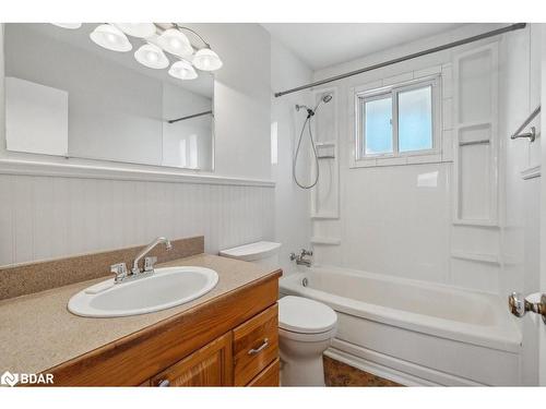 42 Prospect Street, Bowmanville, ON - Indoor Photo Showing Bathroom