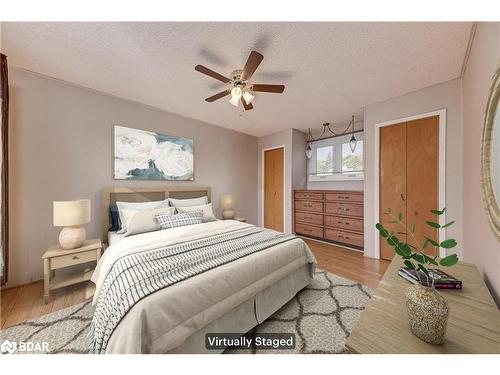 185 Lakeshore Road W, Oro-Medonte, ON - Indoor Photo Showing Bedroom