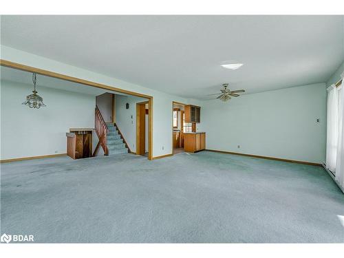 185 Lakeshore Road W, Oro-Medonte, ON - Indoor Photo Showing Other Room