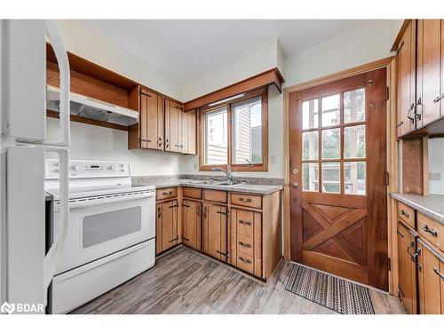 185 Lakeshore Road W, Oro-Medonte, ON - Indoor Photo Showing Kitchen With Double Sink
