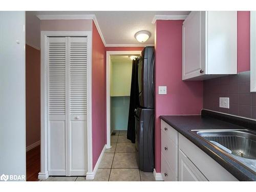 1 Elm Court, Innisfil, ON - Indoor Photo Showing Kitchen With Double Sink