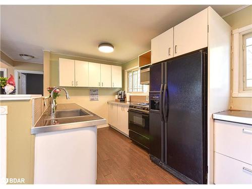 134 Albin Road, Tay, ON - Indoor Photo Showing Kitchen