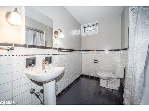 96 Drury Lane, Barrie, ON - Indoor Photo Showing Bathroom