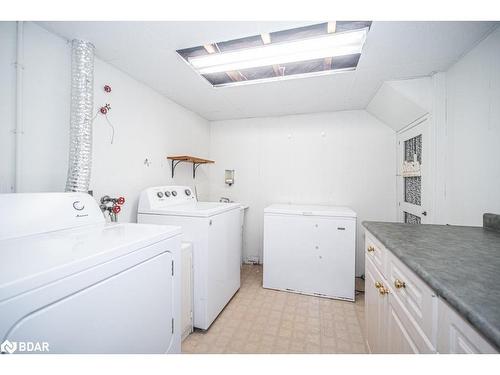 96 Drury Lane, Barrie, ON - Indoor Photo Showing Laundry Room