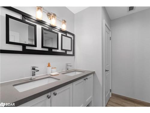 G01-80 Horseshoe Boulevard, Oro-Medonte, ON - Indoor Photo Showing Bathroom