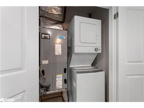 G01-80 Horseshoe Boulevard, Oro-Medonte, ON - Indoor Photo Showing Laundry Room