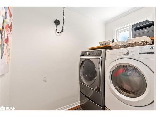 15 Pratt Road, Barrie, ON - Indoor Photo Showing Laundry Room