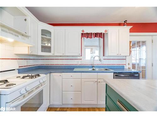 19 County Road 6 N, Tiny, ON - Indoor Photo Showing Kitchen With Double Sink