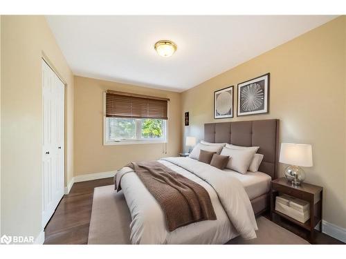 127 Weir Crescent, Toronto, ON - Indoor Photo Showing Bedroom