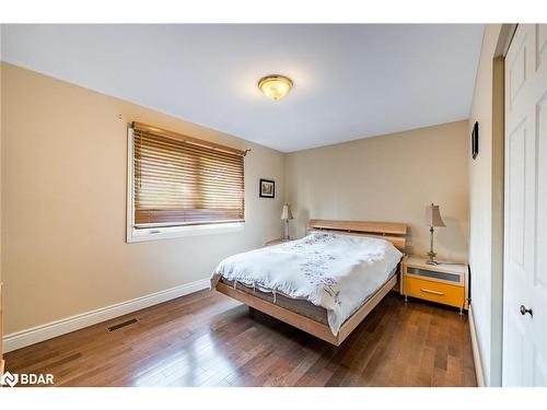127 Weir Crescent, Toronto, ON - Indoor Photo Showing Bedroom