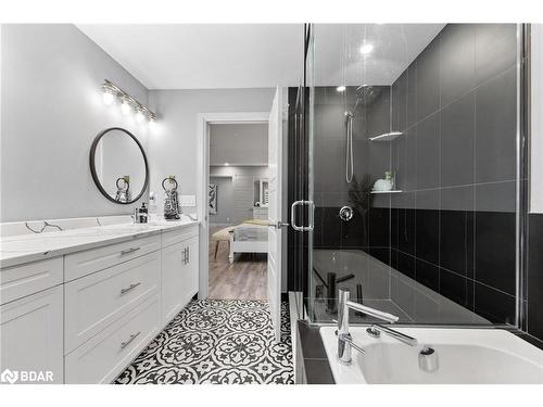 3009 Mcrobbie Crescent, Windsor, ON - Indoor Photo Showing Bathroom