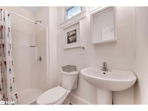 219-11 Hollow Lane, Cherry Valley, ON - Indoor Photo Showing Bathroom
