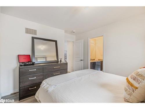 1460 Farrow Crescent, Alcona, ON - Indoor Photo Showing Bedroom