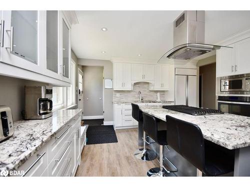 68 Drury Lane, Barrie, ON - Indoor Photo Showing Kitchen With Upgraded Kitchen