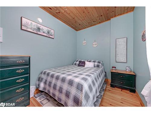 1160 North Kahshe Lake Road, Gravenhurst, ON - Indoor Photo Showing Bedroom