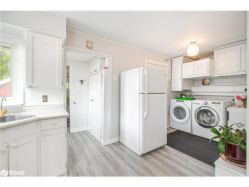 1962 St Johns Road Sw, Alcona, ON - Indoor Photo Showing Laundry Room