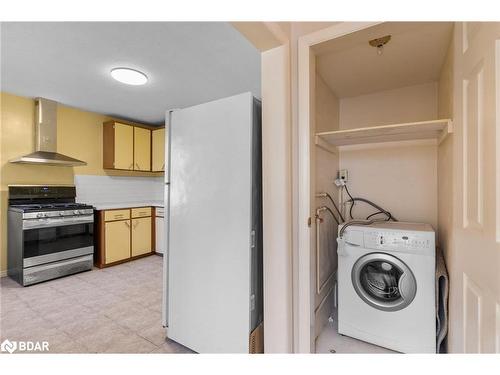 138 Peel Street, Barrie, ON - Indoor Photo Showing Laundry Room
