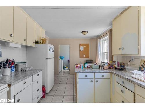 138 Peel Street, Barrie, ON - Indoor Photo Showing Kitchen