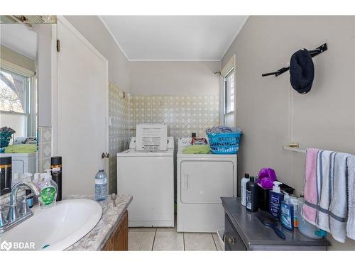 138 Peel Street, Barrie, ON - Indoor Photo Showing Laundry Room