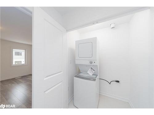 10 Wagon Lane, Barrie, ON - Indoor Photo Showing Laundry Room