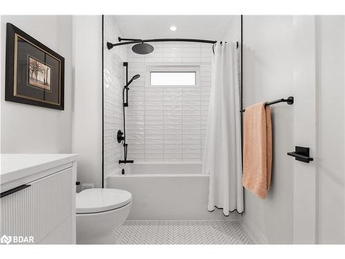 1582 Kale Drive, Innisfil, ON - Indoor Photo Showing Bathroom
