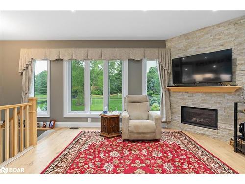 1582 Kale Drive, Innisfil, ON - Indoor Photo Showing Living Room With Fireplace
