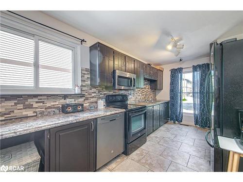23 Kipling Place, Barrie, ON - Indoor Photo Showing Kitchen