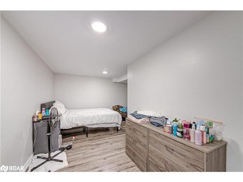 23 Kipling Place, Barrie, ON - Indoor Photo Showing Bedroom