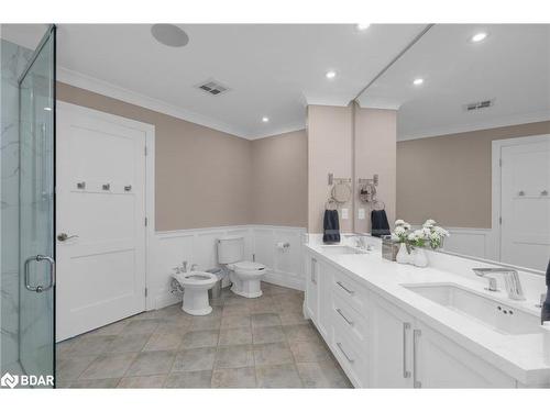 37 Ellen Street, Barrie, ON - Indoor Photo Showing Bathroom