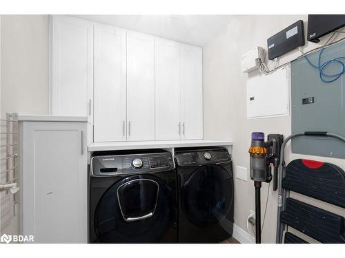 37 Ellen Street, Barrie, ON - Indoor Photo Showing Laundry Room