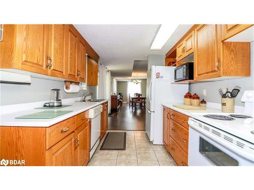 3711 Brunel Road, Baysville, ON - Indoor Photo Showing Kitchen