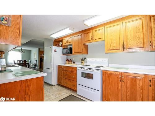 3711 Brunel Road, Baysville, ON - Indoor Photo Showing Kitchen