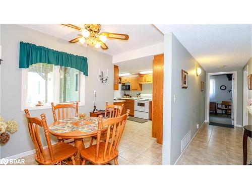 3711 Brunel Road, Baysville, ON - Indoor Photo Showing Dining Room