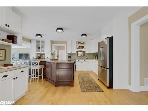 95 Highland Drive, Oro-Medonte, ON - Indoor Photo Showing Kitchen