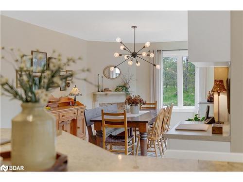 95 Highland Drive, Oro-Medonte, ON - Indoor Photo Showing Dining Room
