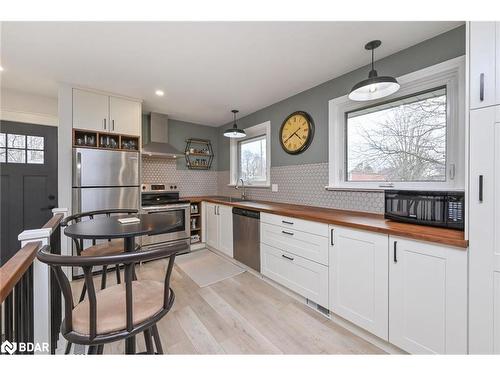 15 Robertson Drive, Guelph, ON - Indoor Photo Showing Kitchen With Stainless Steel Kitchen