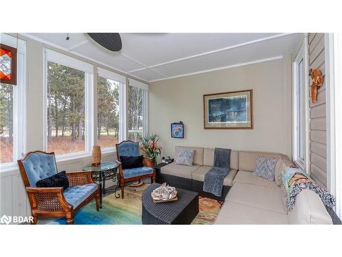 28 Masters Crescent, Port Severn, ON - Indoor Photo Showing Living Room