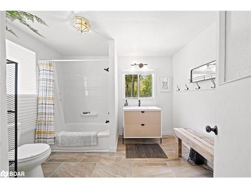 599 Tiny Beaches Road N, Tiny, ON - Indoor Photo Showing Bathroom
