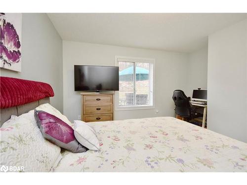 35 Chamberlain Crescent, Penetanguishene, ON - Indoor Photo Showing Bedroom