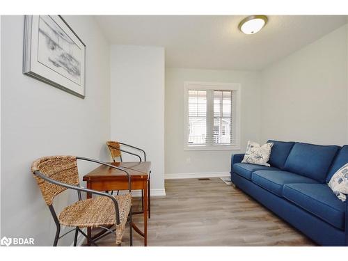 35 Chamberlain Crescent, Penetanguishene, ON - Indoor Photo Showing Living Room