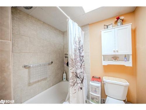 51 Maplewood Parkway, Oro-Medonte, ON - Indoor Photo Showing Bathroom