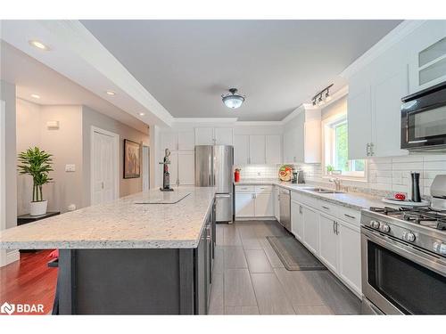 51 Maplewood Parkway, Oro-Medonte, ON - Indoor Photo Showing Kitchen With Stainless Steel Kitchen With Upgraded Kitchen