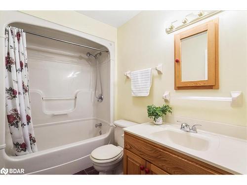 1055 Sugar Bush Lane, Minden, ON - Indoor Photo Showing Bathroom