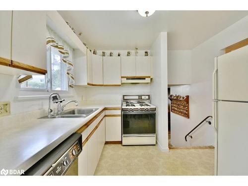 79 Jane Crescent, Barrie, ON - Indoor Photo Showing Kitchen With Double Sink