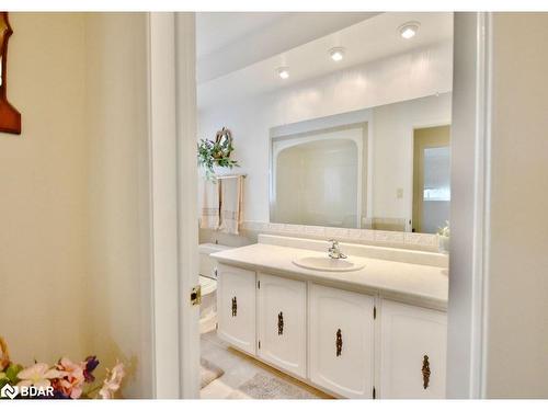 79 Jane Crescent, Barrie, ON - Indoor Photo Showing Bathroom