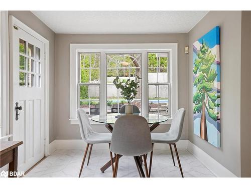 102 Blake Street, Barrie, ON - Indoor Photo Showing Dining Room