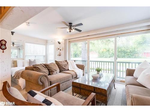 185 Tyrolean Lane, The Blue Mountains, ON - Indoor Photo Showing Living Room