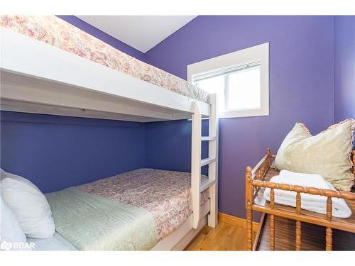 185 Tyrolean Lane, The Blue Mountains, ON - Indoor Photo Showing Bedroom