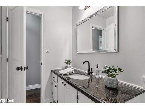 323 Forest Avenue N, Orillia, ON - Indoor Photo Showing Bathroom